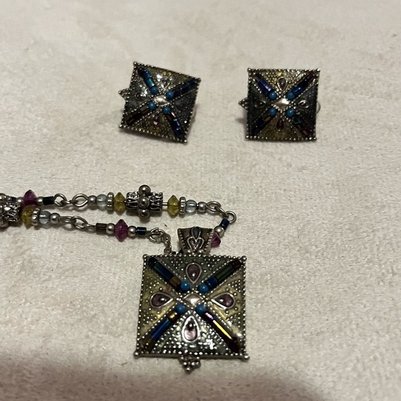 Fashion necklace and clip earring set - Picture 1 of 6